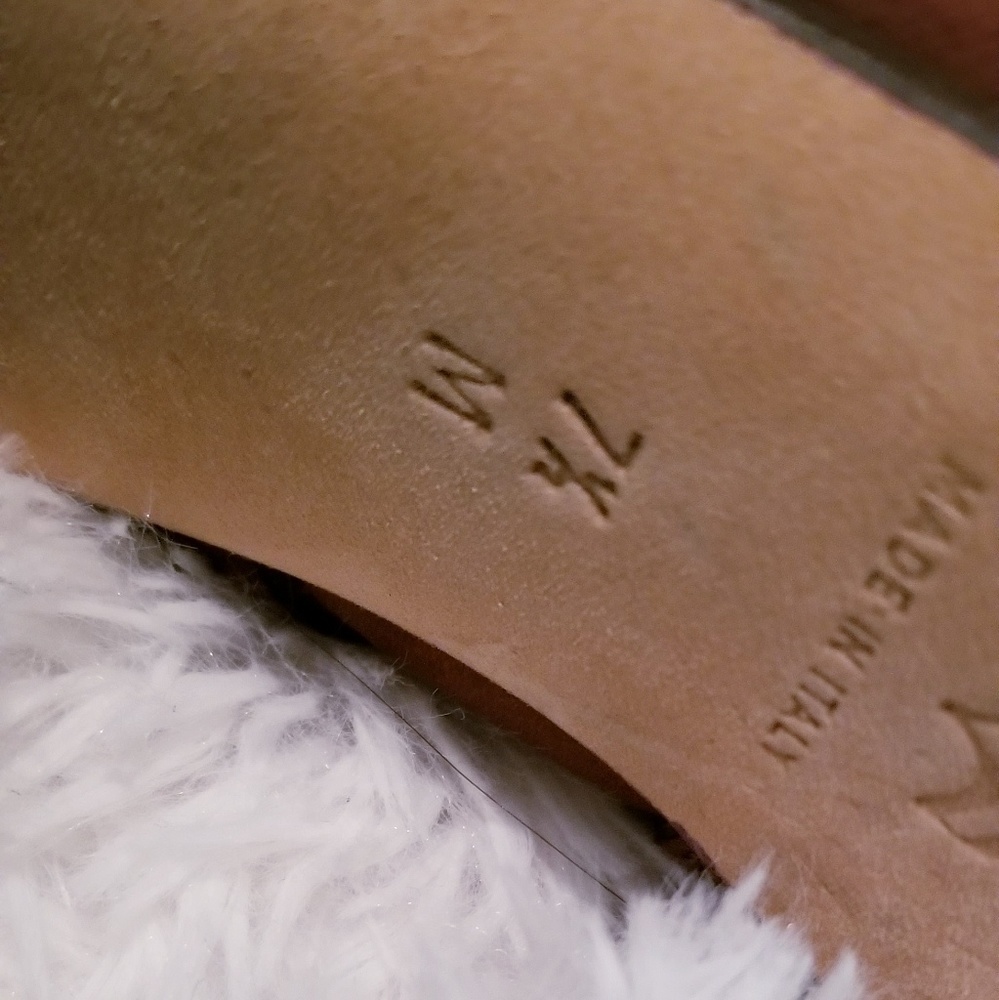 Michael Kors Mule Clog In Size 7.5! - image 5